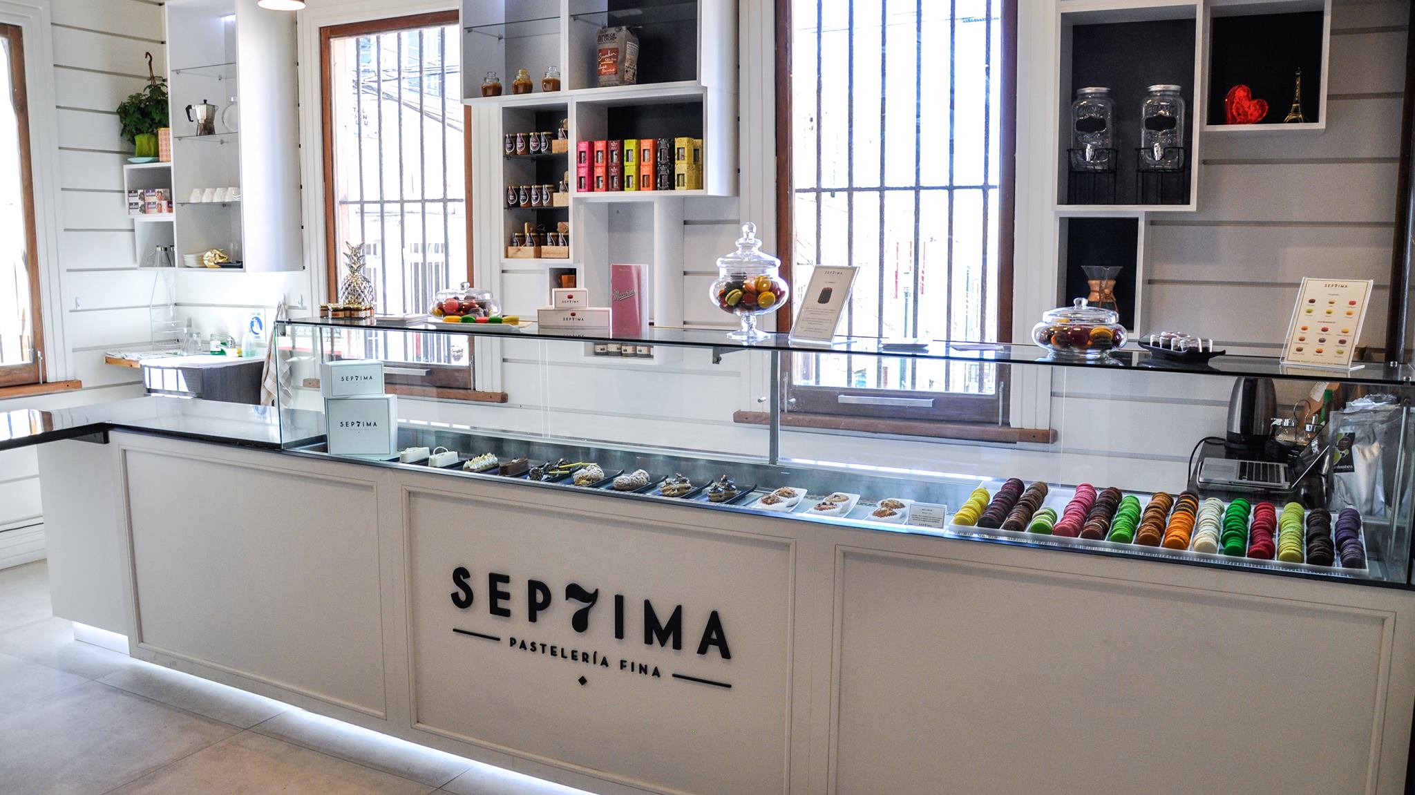 Tecnifrio Fabricante nacional a medida. Realizamos proyectos vanguardistas, diseños personalizados para satisfacer la necesidad de cada cliente.  Mantenemos registros digitales de todos los servicios técnicos para tener trazabilidad de sus trabajos. 